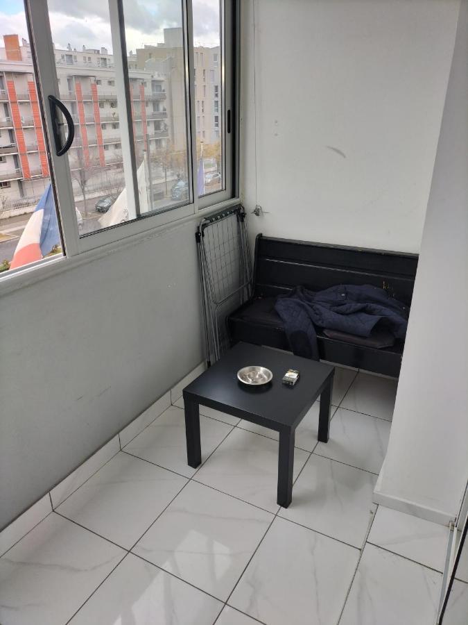 Jolie Appartement Proche Tramway Vénissieux Exterior foto